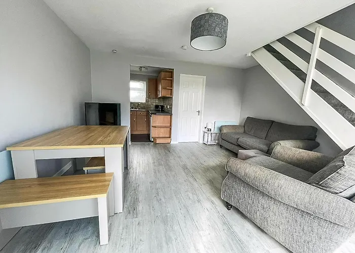Lovely 6 Berth Villa At Waterside Village Park In Corton Ref 14100W