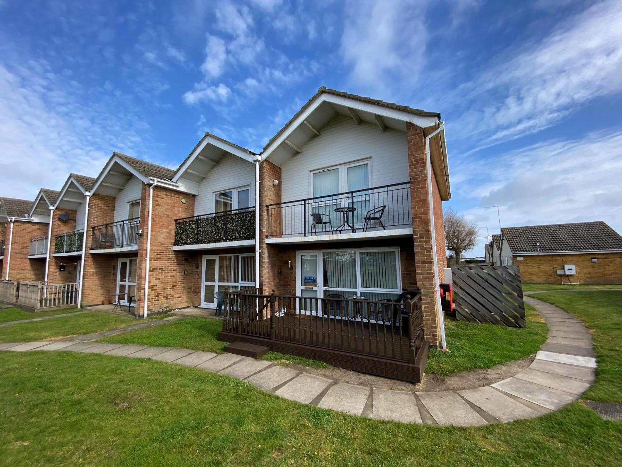 Villa Lovely 6 Berth At Waterside Village Park In Corton Ref 14100w *